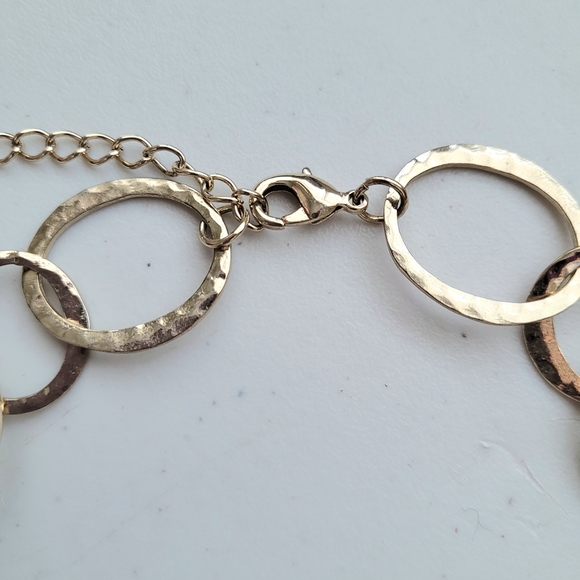 New! Goldtone Hammered Link Necklace - Picture 4 of 5